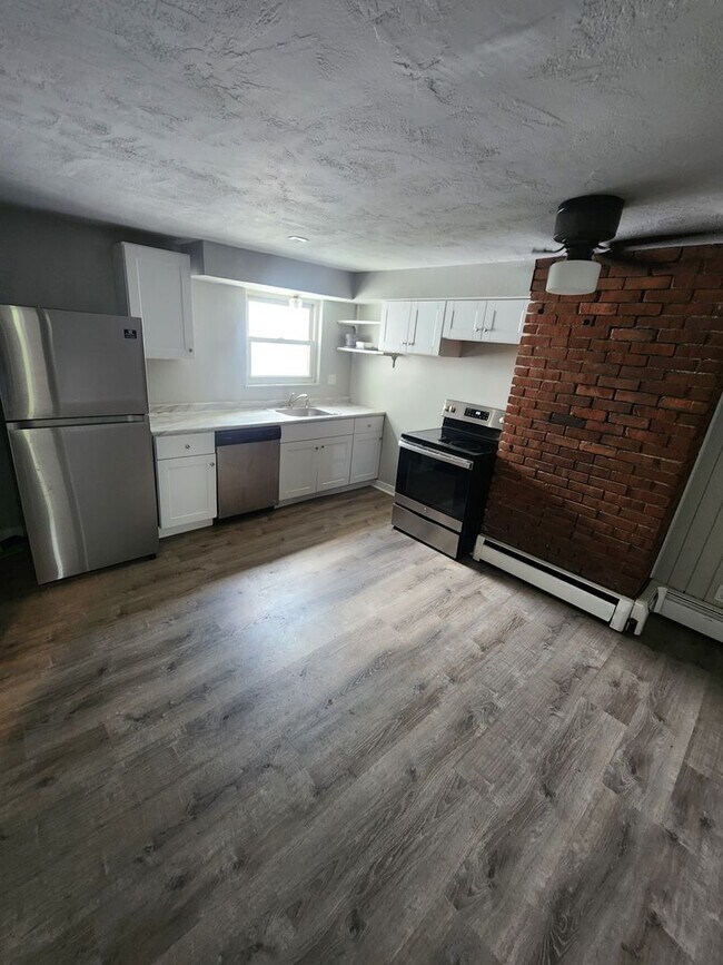 Building Photo - 1511 Hatteras St