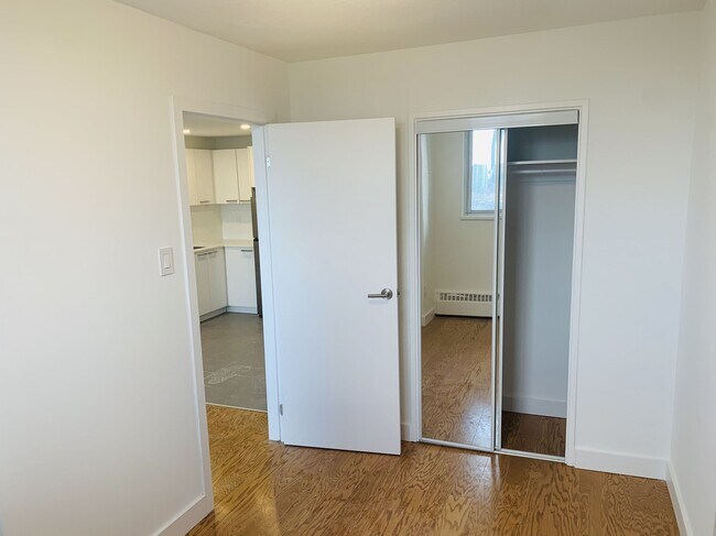 Photo du bâtiment - 407-230 Oak St