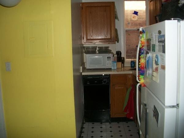 Building Photo - 463 Park Dr