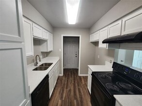 Building Photo - 350 Spring Branch Ln