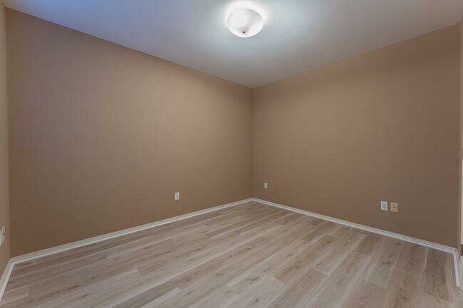 Foto del edificio - 3 BR/2.5 BA Townhome in East Fayetteville