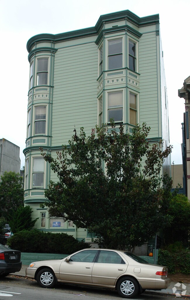 Building Photo - 1 Scott