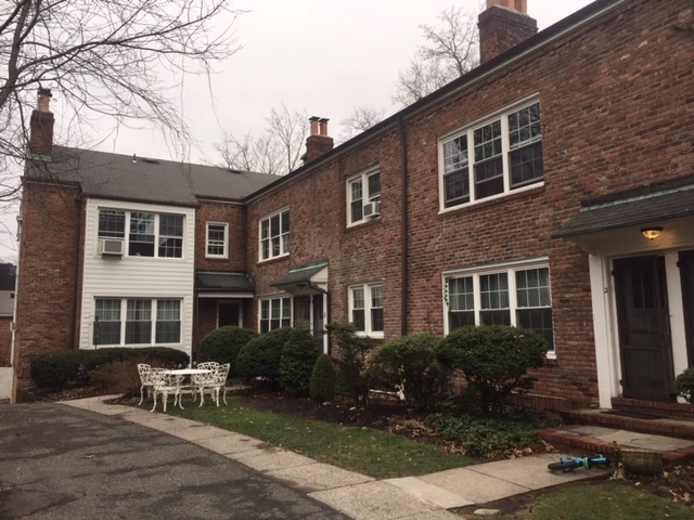 Primary Photo - 33 Hillside Ave