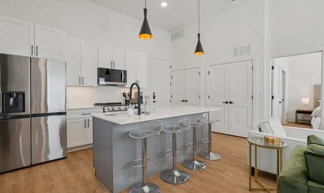 Foto del edificio - 6418 Maple Ave