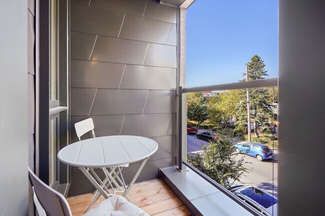 Photo du bâtiment - 2118 Rue Bercy