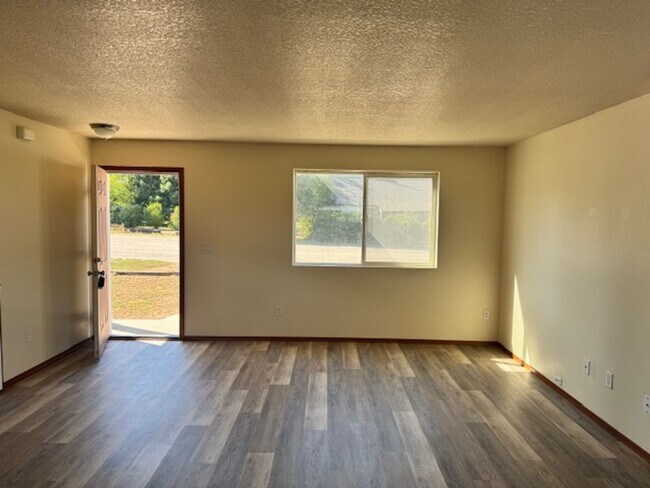 Foto del edificio - 3526 Britt Ave