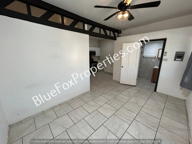 Building Photo - 204 W Sahuaro St