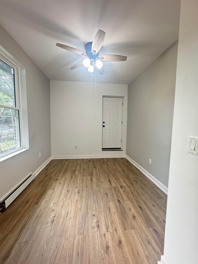 Foto del edificio - 6421 Hudson Ave