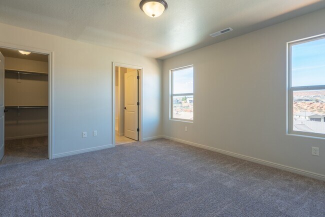 Foto del edificio - 3 Bedroom Townhome in Prime Washington Com...