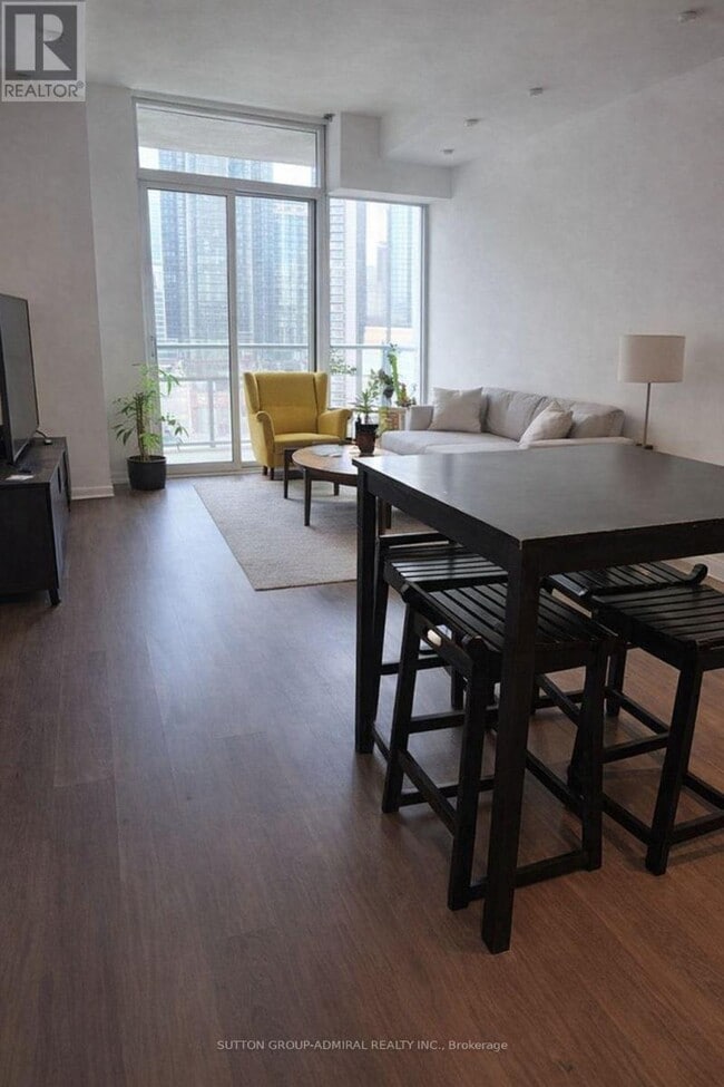 Building Photo - 105 George St