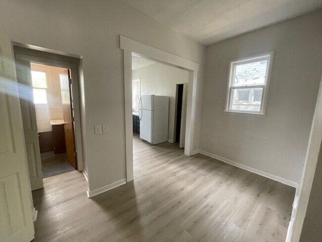 Foto del edificio - Jones Rentals (914 N. 40th St.)