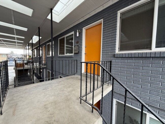 Photo - 1 Bedroom Salt Lake Condo  Available