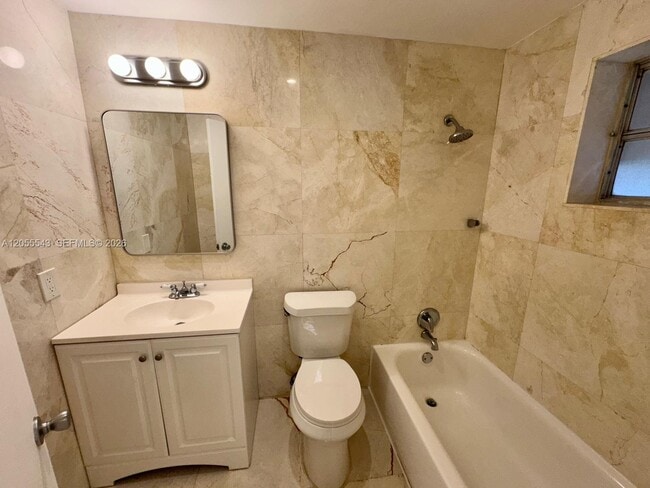 Foto del edificio - 10901 N Kendall Dr