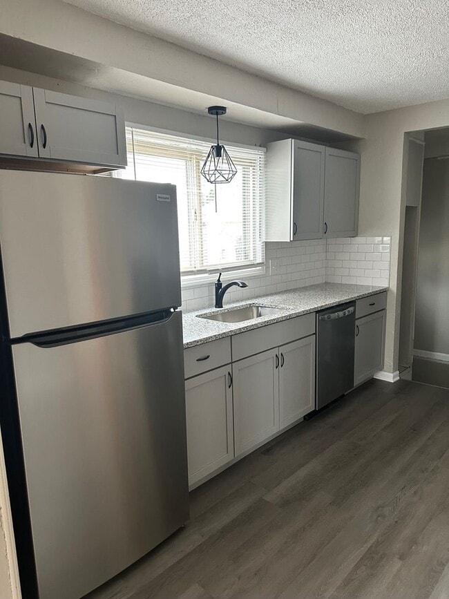 Building Photo - 3 bdrm with finished basement!