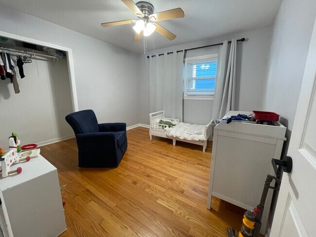 Foto del edificio - 4851 W Eddy St