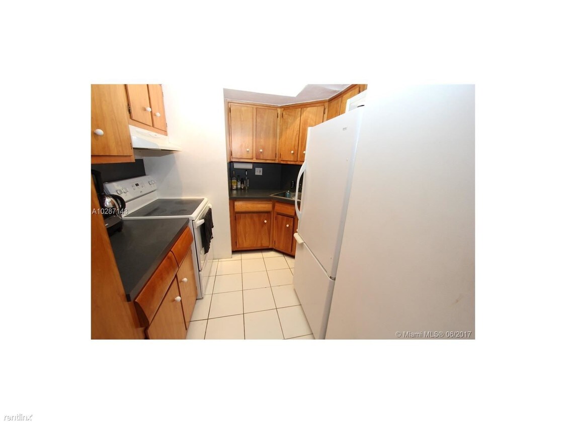 Primary Photo - 1430 Brickell Bay Dr