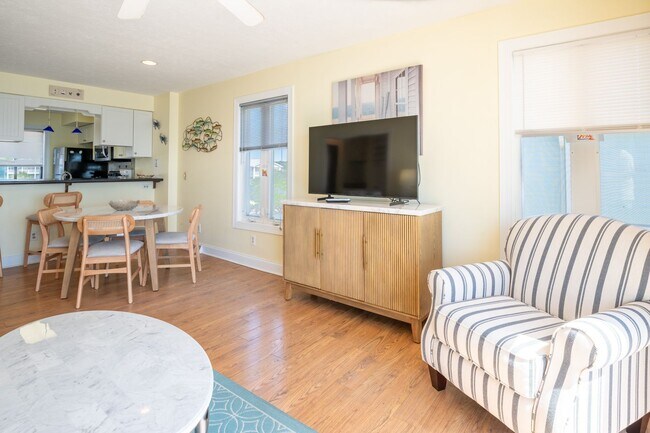 Foto del edificio - OCEANFRONT OFF-SEASON MONTH RENTAL READY FOR YOUR FALL ESCAPE