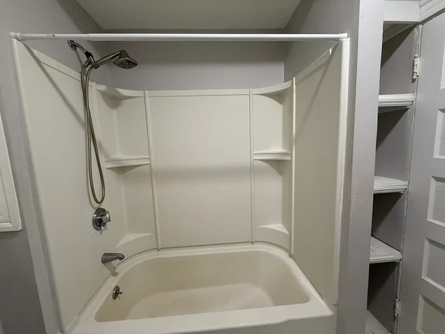 Building Photo - 205 Chelsea St