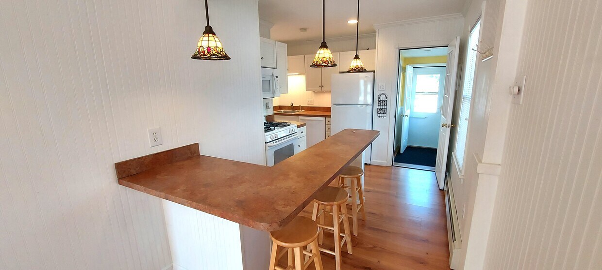 Breakfast Bar - 10 Ocean Ave