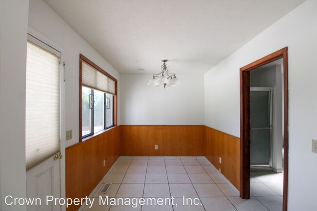 Building Photo - 2 br, 1.5 bath House - 5831 Woodside Dr SE