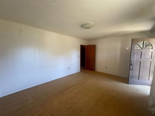 Foto del edificio - Charming 3-Bedroom, 2-Bath Home in Peaceful Ohatchee Setting