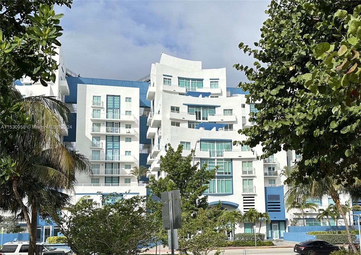 Foto principal - 7600 Collins Ave