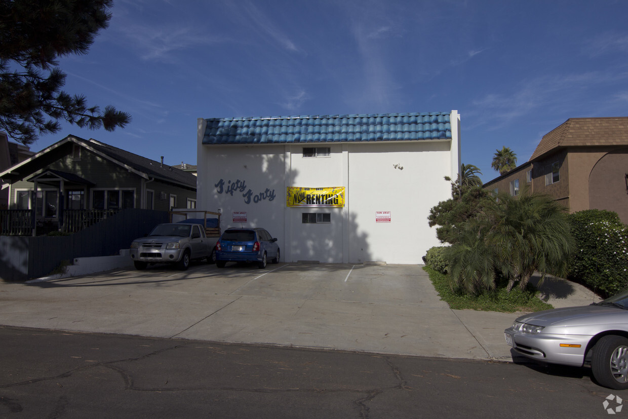 Primary Photo - 5040 Del Monte