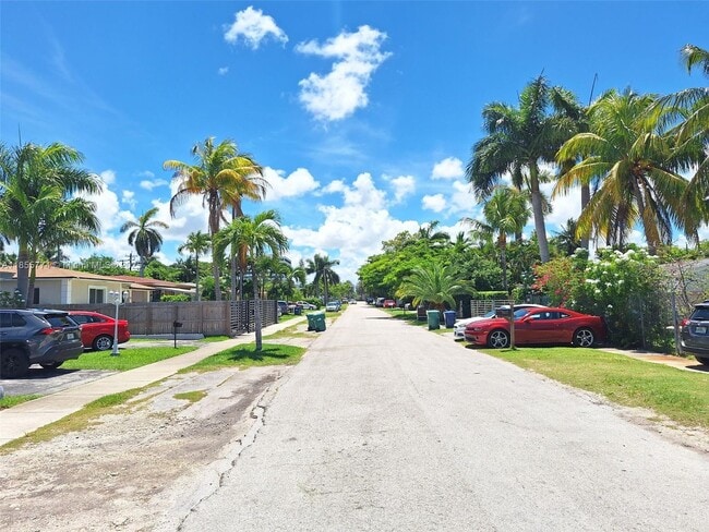 Foto del edificio - 1542 NE 109th St
