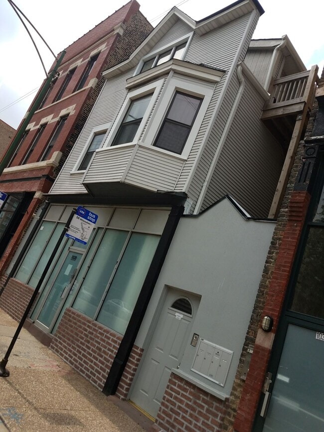 Building Photo - 1030 N Milwaukee Ave