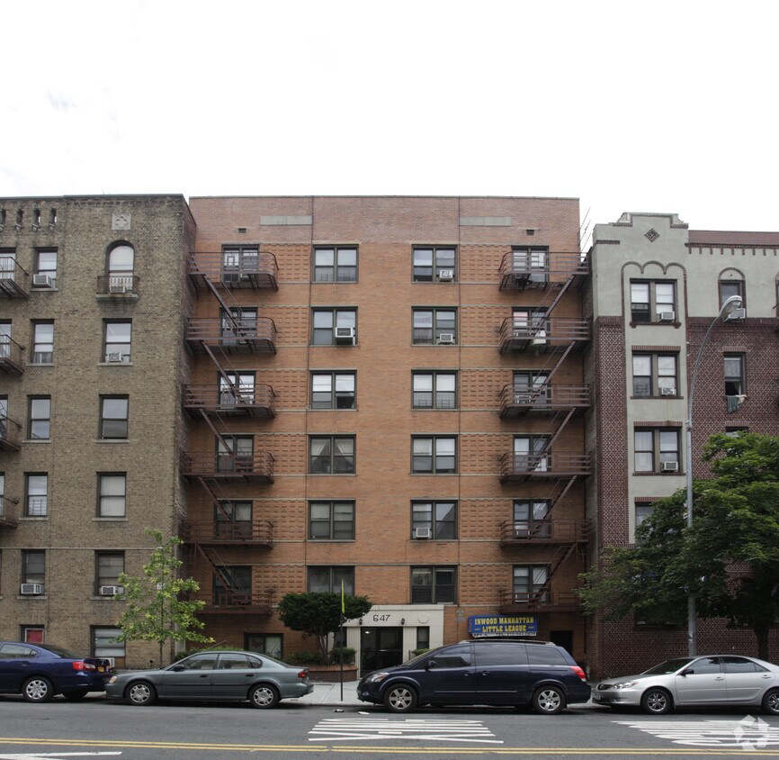 647 - 649 CON 207th ¡St - 647-649 W 207th St