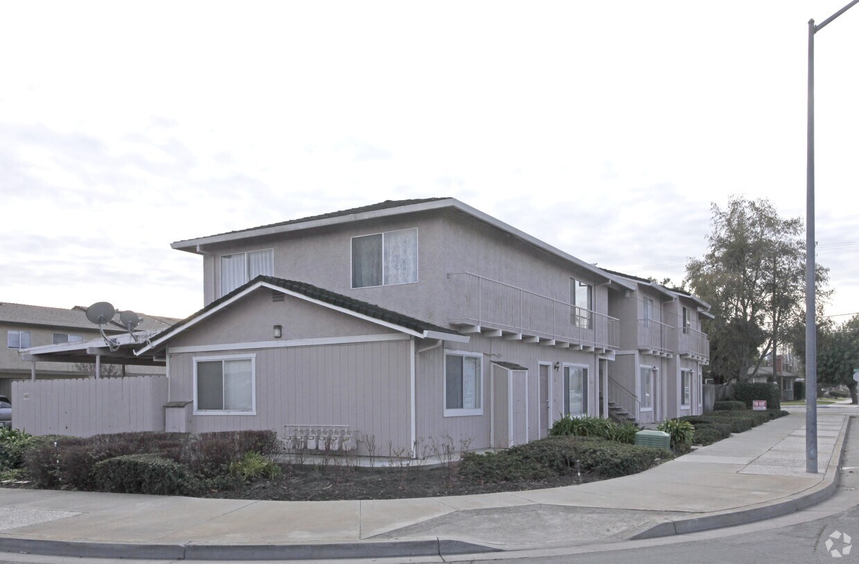 1461 Prune St, Hollister, CA 95023 Apartments in Hollister, CA