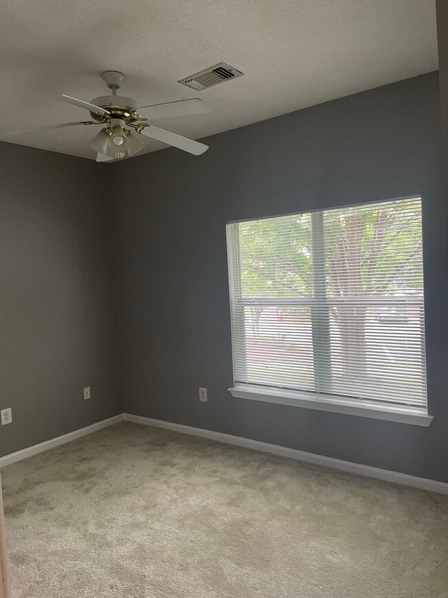 Building Photo - 14302 Rosy Ln
