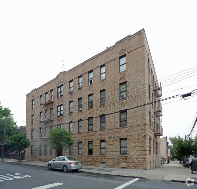 Foto del edificio - 2502 Barnes Ave