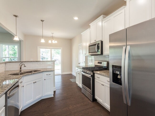 Building Photo - 409 Forest Glen Dr