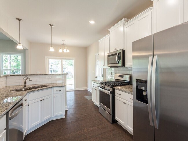 Foto del edificio - 409 Forest Glen Dr