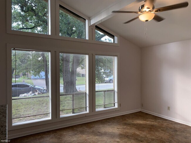 Foto del edificio - 3 br, 2 bath House - 1013 San Benito Dr. 1...