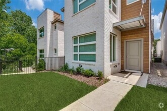 Building Photo - 327 Oakbend Dr