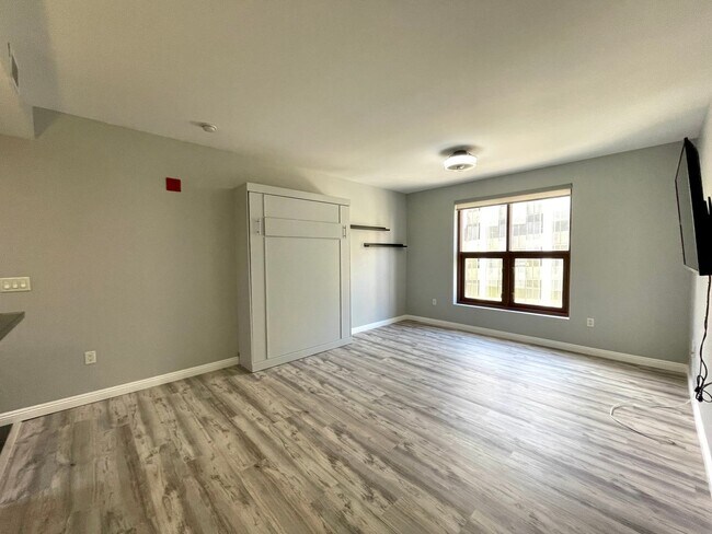Foto del edificio - Amazing Studio 2 blocks from Petco Park w/...