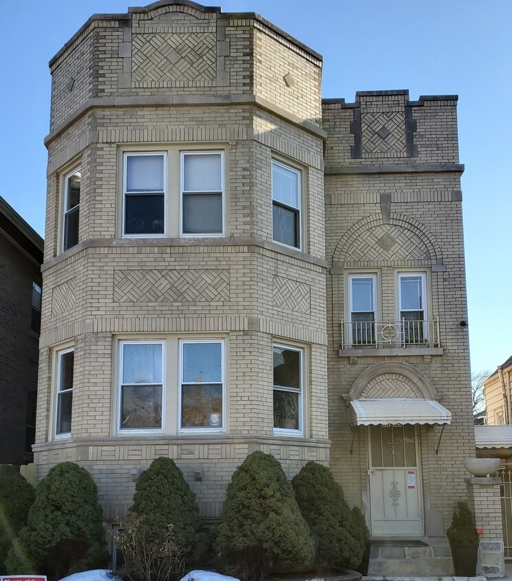 Foto principal - 5135 W Roscoe St
