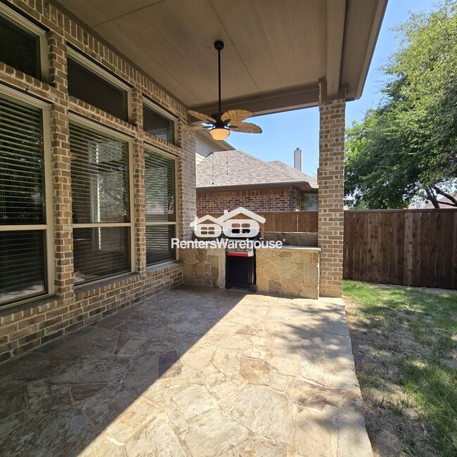 Building Photo - 5529 Bentrose Dr
