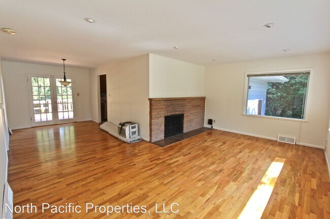 Foto del edificio - 3 br, 2 bath House - 7018 37TH AVE NE