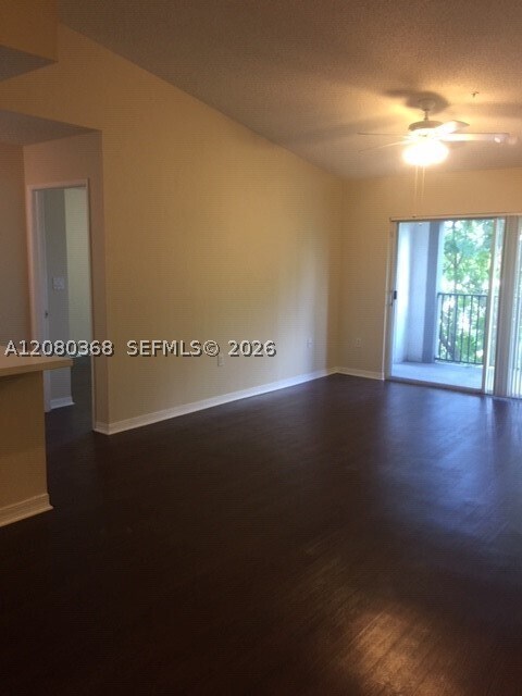 Foto del edificio - 4320 NW 107th Ave