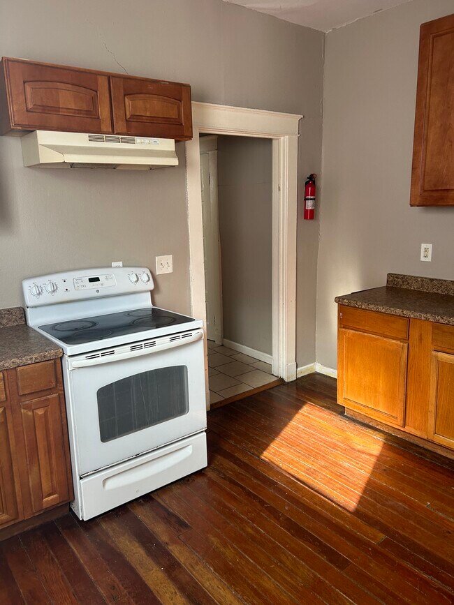 Kitchen - 3009 Audubon St