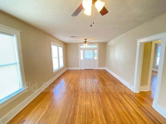 Building Photo - 1469 Snowden Ave