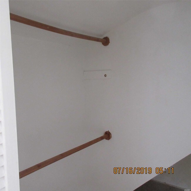 Building Photo - 341 Hillcrest Dr