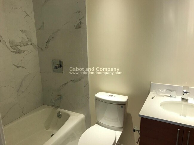 Foto del edificio - 208 Newbury St