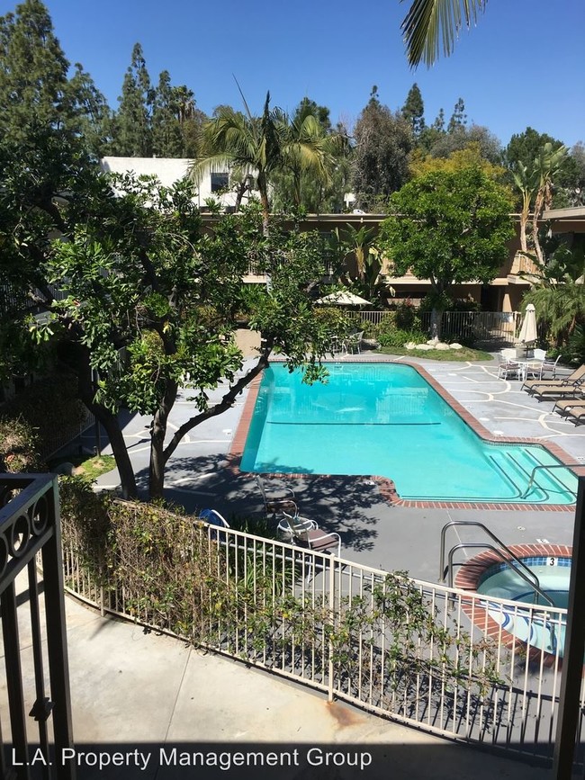 Building Photo - 9600 Reseda Blvd