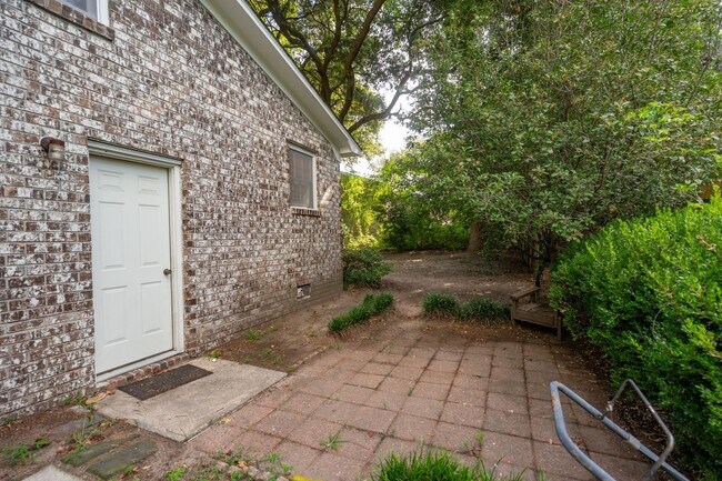 Building Photo - 3BR/2BA Home with Fireplace and Fenced Yard in Mt Pleasant