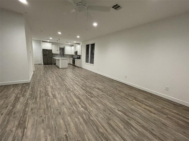 Foto del edificio - 18712 Centro Main St