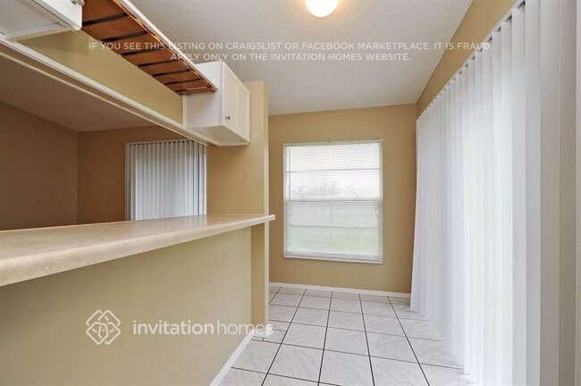 Foto del edificio - 1325 Periwinkle Ct